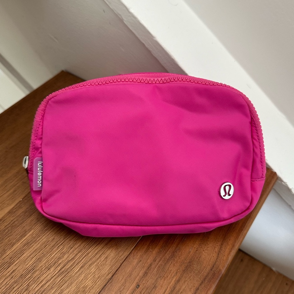 Lululemon Everywhere Belt Bag